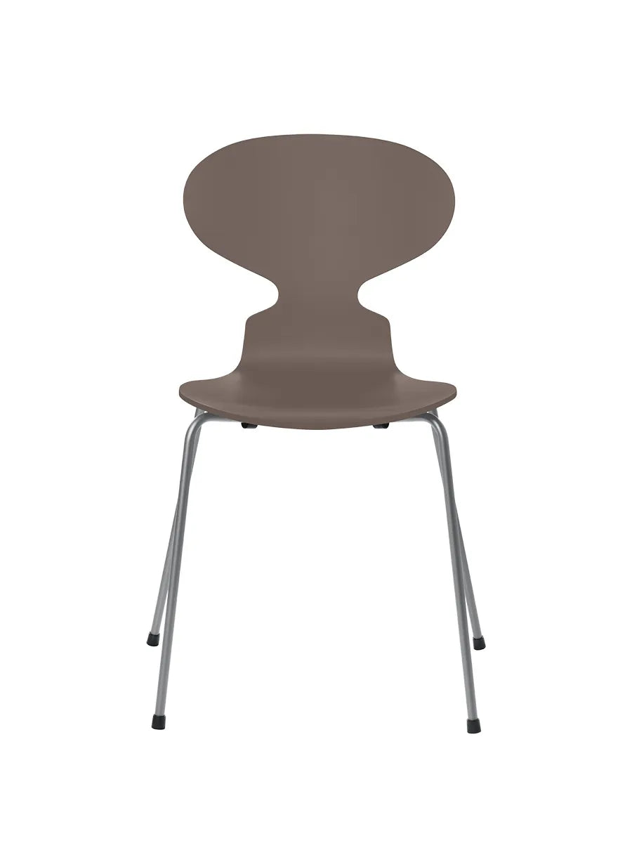 3101 Myren Stol lackad av Arne Jacobsen