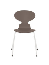 3101 Myren Stol lackad av Arne Jacobsen - Deep Clay / Vit - Jacobsen Plus