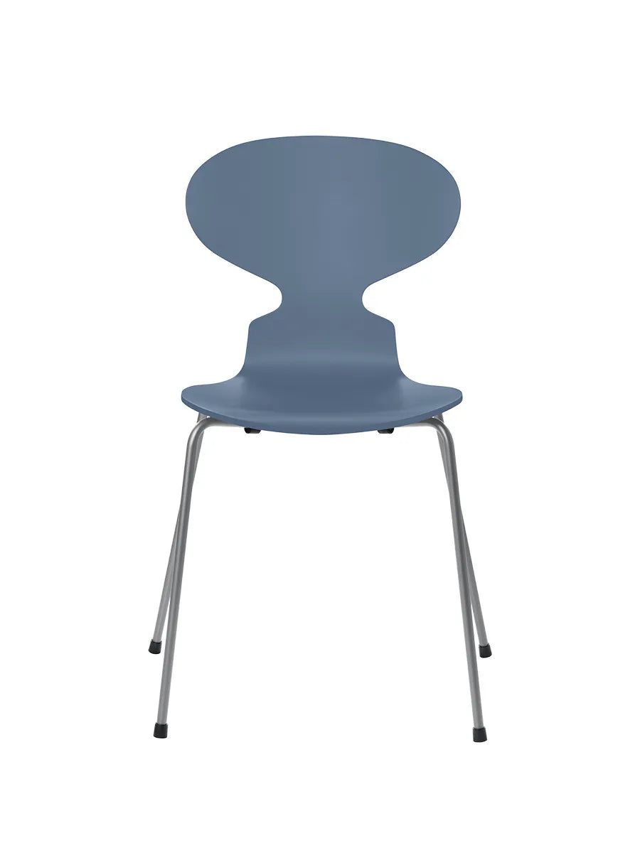 3101 Myren Stol lackad av Arne Jacobsen - Dusk Blue / Silver Grey - Jacobsen Plus