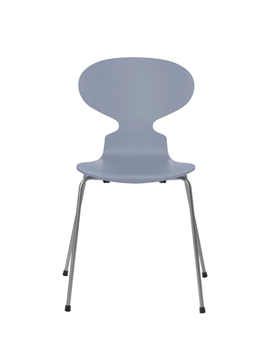 3101 Myren Stol lackad av Arne Jacobsen