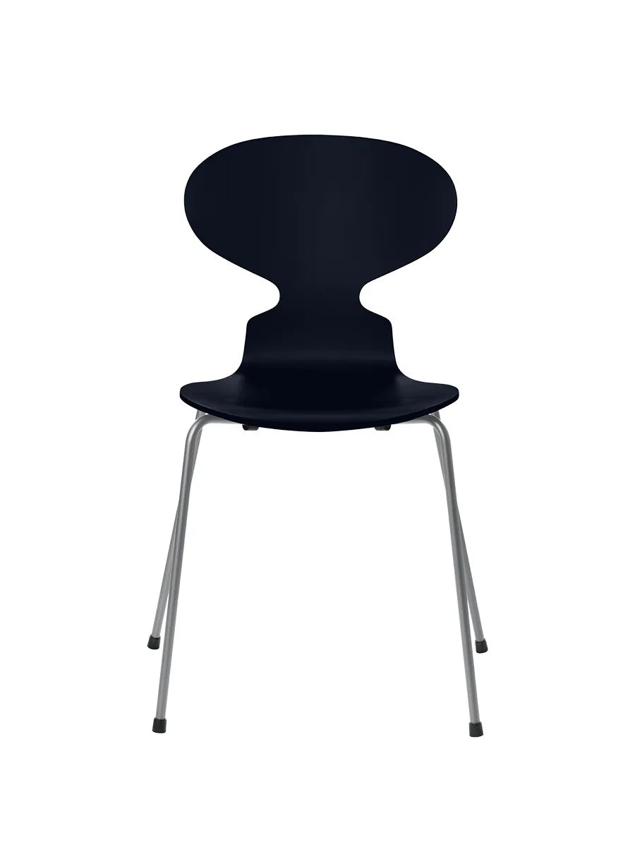 3101 Myren Stol lackad av Arne Jacobsen