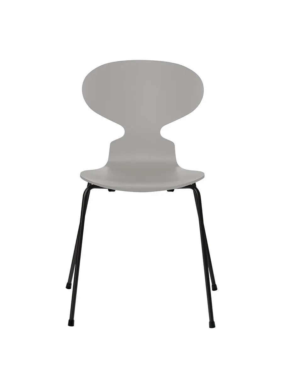 3101 Myren Stol lackad av Arne Jacobsen