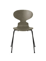 3101 Myren Stol i färgad ask av Arne Jacobsen - Olive Green / Svart - Jacobsen Plus