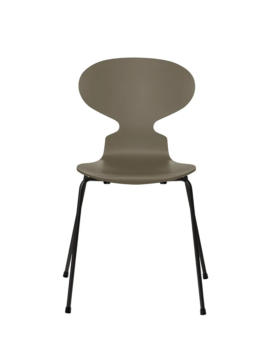 3101 Myren Stol lackad av Arne Jacobsen