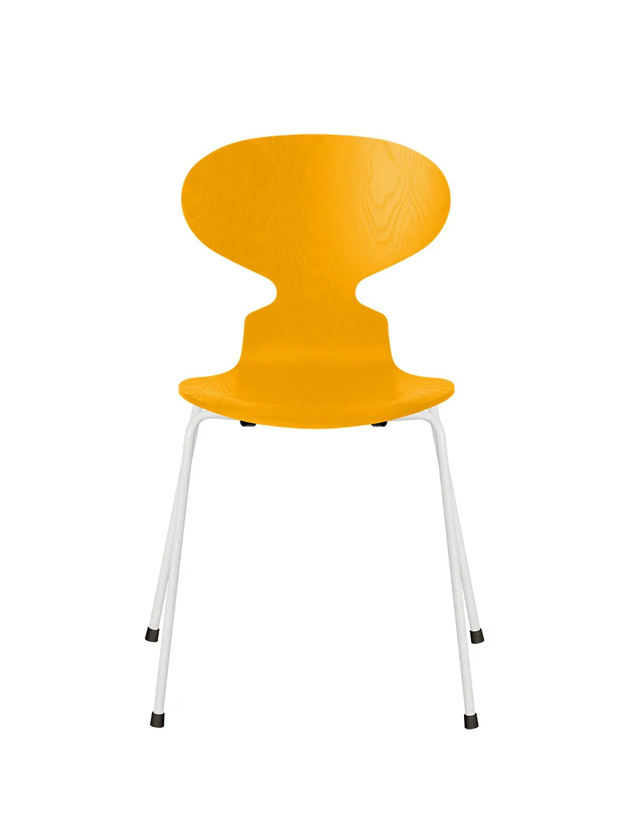 3101 Myren Stol i färgad ask av Arne Jacobsen - True Yellow / Vit - Jacobsen Plus