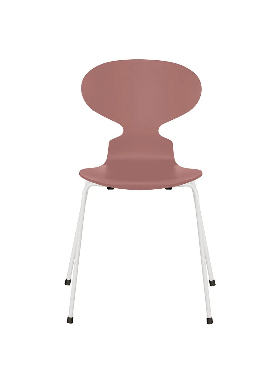 3101 Myren Stol lackad av Arne Jacobsen