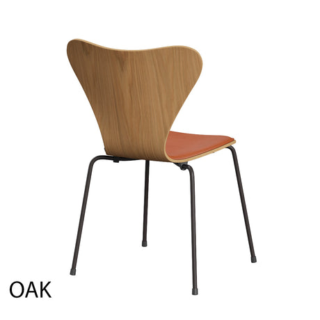 Fritz Hansen - 3107 Stol, naturfanér och frontklädd i Grace-läder - Bok - Svart læder - Krom stel - Jacobsen Plus
