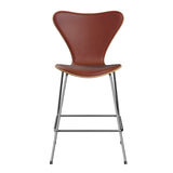 Fritz Hansen - 3187 låg barstol, naturfanér och frampolstrad i Grace läder - Bok - Kastanjebrun læder - Krom stel - Jacobsen Plus