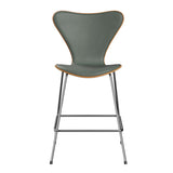 Fritz Hansen - 3187 låg barstol, naturfanér och frampolstrad i Grace läder - Kirsebær - Concrete Grey læder - Krom stel - Jacobsen Plus