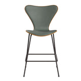 Fritz Hansen - 3187 låg barstol, naturfanér och frampolstrad i Grace läder - Kirsebær - Concrete Grey læder - Warm Graphite stel - Jacobsen Plus