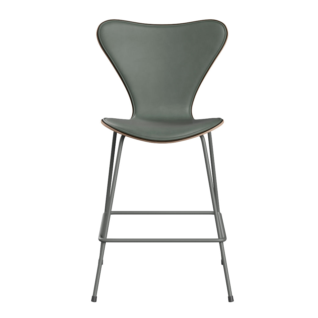 Fritz Hansen - 3187 låg barstol, naturfanér och frampolstrad i Grace läder - Mørkbejdset eg - Concrete Grey læder - Silver Grey stel - Jacobsen Plus