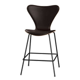 Fritz Hansen - 3187 låg barstol, naturfanér och frampolstrad i Grace läder - Mørkbejdset eg - Mørk brun læder - Svart stel - Jacobsen Plus