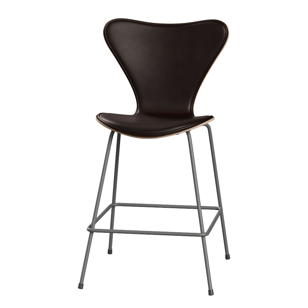 Fritz Hansen - 3187 låg barstol, naturfanér och frampolstrad i Grace läder - Mørkbejdset eg - Mørk brun læder - Silver Grey stel - Jacobsen Plus
