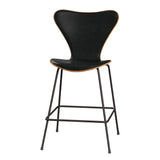 Fritz Hansen - 3187 låg barstol, naturfanér och frampolstrad i Grace läder - Elm - Svart læder - Warm Graphite stel - Jacobsen Plus