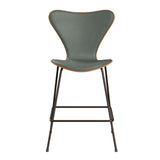Fritz Hansen - 3187 låg barstol, naturfanér och frampolstrad i Grace läder - Elm - Concrete Grey læder - Brown Brons stel - Jacobsen Plus