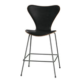 Fritz Hansen - 3187 låg barstol, naturfanér och frampolstrad i Grace läder - Valnöt - Svart læder - Silver Grey stel - Jacobsen Plus