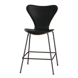 Fritz Hansen - 3187 låg barstol, naturfanér och frampolstrad i Grace läder - Valnöt - Svart læder - Warm Graphite stel - Jacobsen Plus