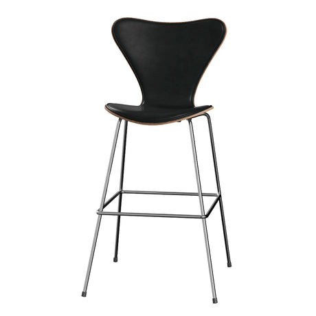 Fritz Hansen - 3197 hög barstol, naturfanér och frontpolstrad i Grace läder - Bok - Svart læder - Krom stel - Jacobsen Plus