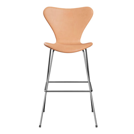 Fritz Hansen - 3197 hög barstol, helklädd i naturfärgat läder - Krom stel - Jacobsen Plus