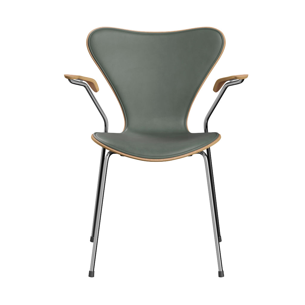 Fritz Hansen - 3207 Stol med armstöd, naturfanér och frontklädsel i Grace-läder - Bok - Concrete Grey læder - Krom stel - Jacobsen Plus