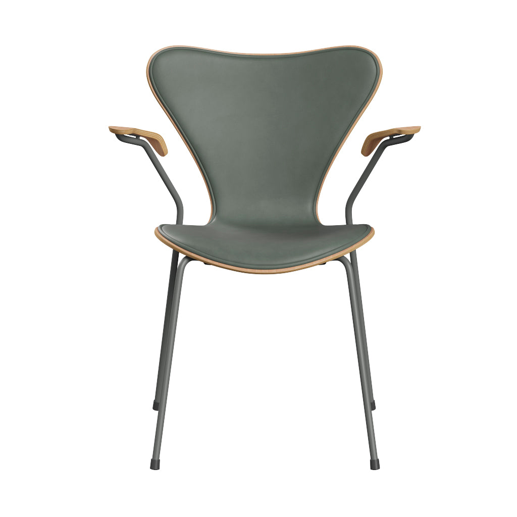 Fritz Hansen - 3207 Stol med armstöd, naturfanér och frontklädsel i Grace-läder - Bok - Concrete Grey læder - Silver Grey stel - Jacobsen Plus