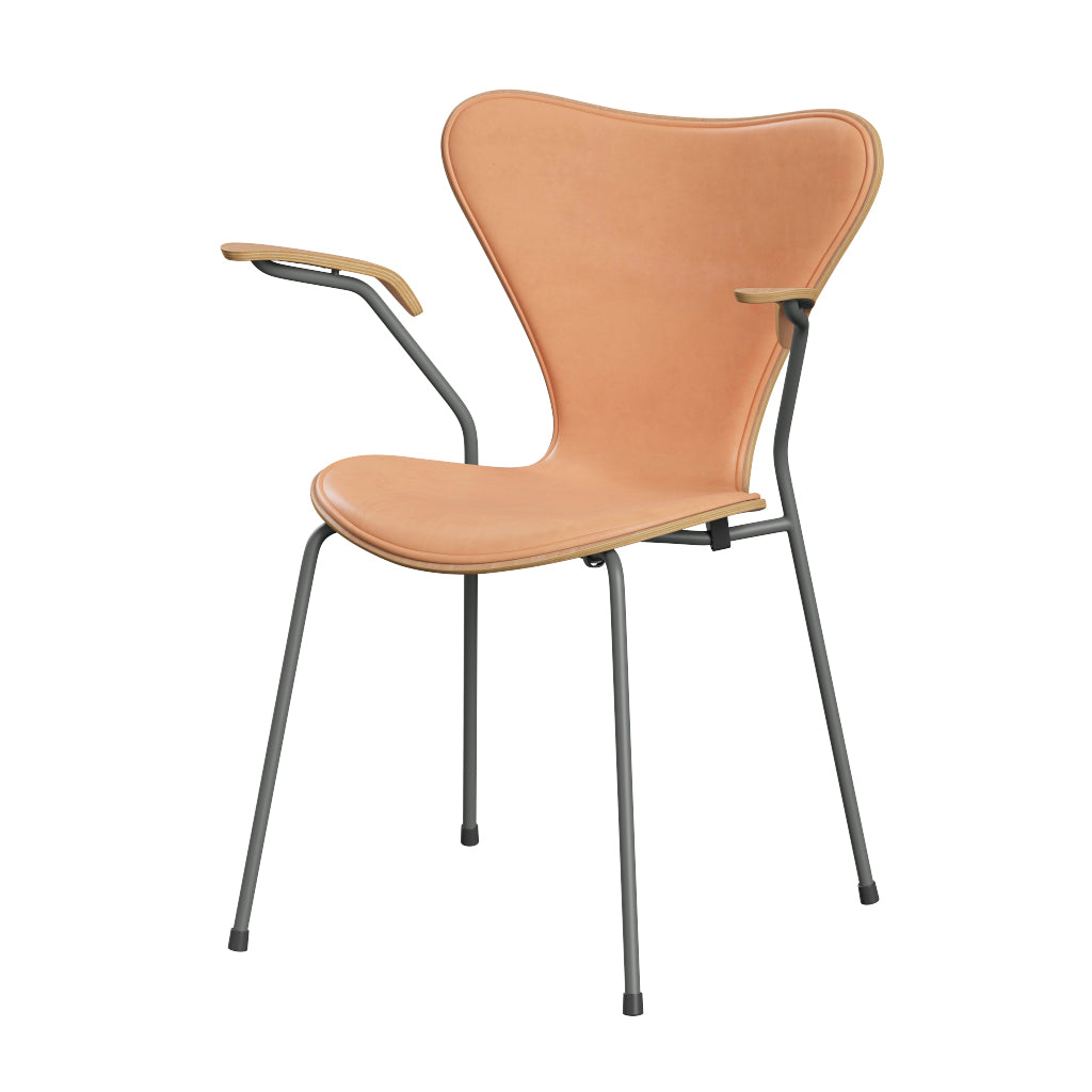 Fritz Hansen - 3207 stol med armstöd, naturfanér och frampolstring i Natur-läder - Bok - Silver Grey stel - Jacobsen Plus