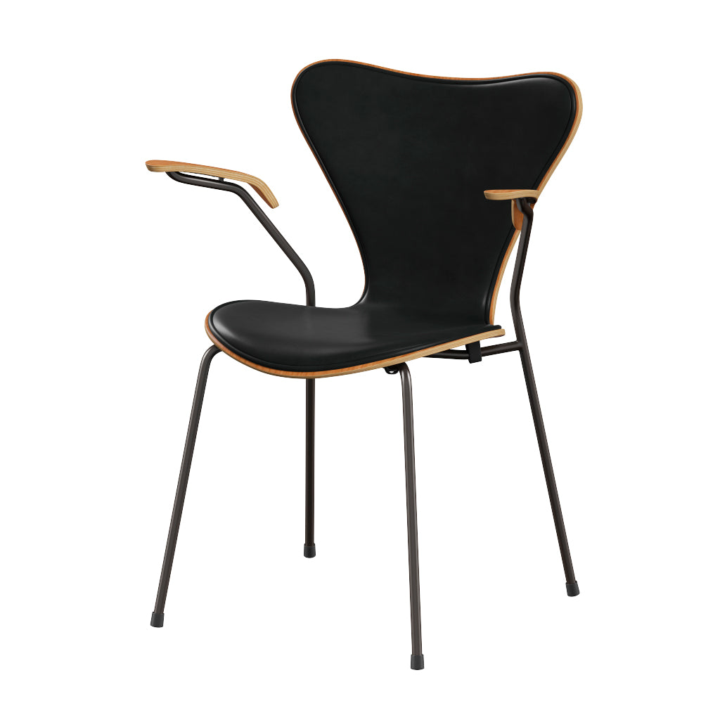 Fritz Hansen - 3207 Stol med armstöd, naturfanér och frontklädsel i Grace-läder - Kirsebær - Svart læder - Brown Brons stel - Jacobsen Plus