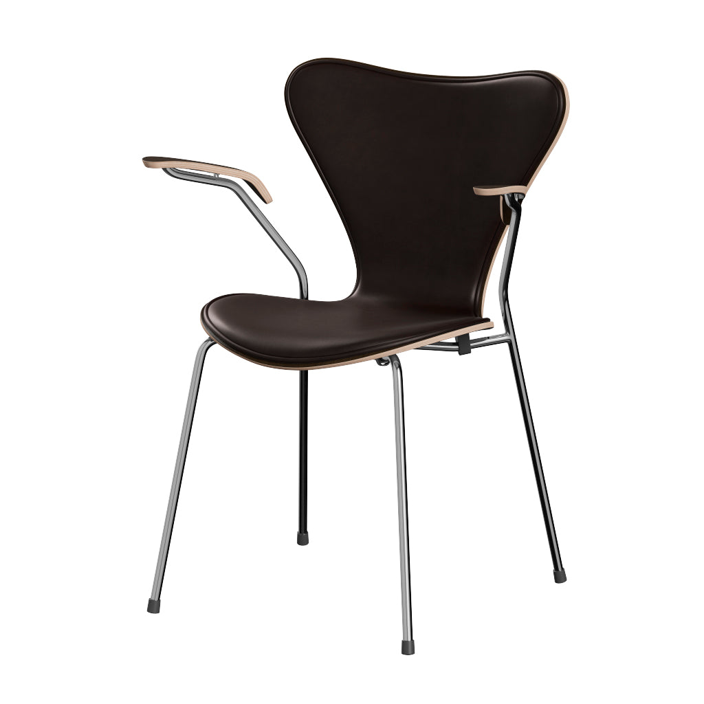 Fritz Hansen - 3207 Stol med armstöd, naturfanér och frontklädsel i Grace-läder - Mørkbejdset eg - Mørk brun læder - Krom stel - Jacobsen Plus