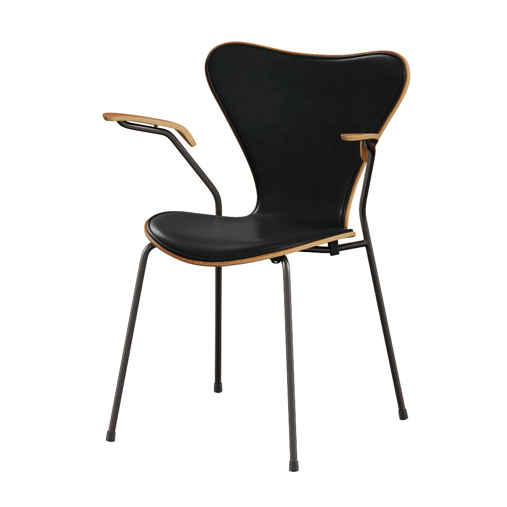 Fritz Hansen - 3207 Stol med armstöd, naturfanér och frontklädsel i Grace-läder - Elm - Svart læder - Brown Brons stel - Jacobsen Plus