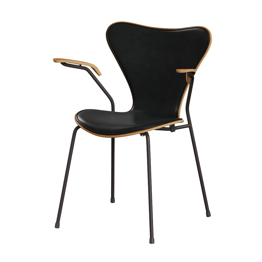 Fritz Hansen - 3207 Stol med armstöd, naturfanér och frontklädsel i Grace-läder - Elm - Svart læder - Warm Graphite stel - Jacobsen Plus