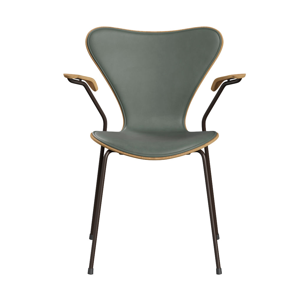 Fritz Hansen - 3207 Stol med armstöd, naturfanér och frontklädsel i Grace-läder - Ek - Concrete Grey læder - Brown Brons stel - Jacobsen Plus