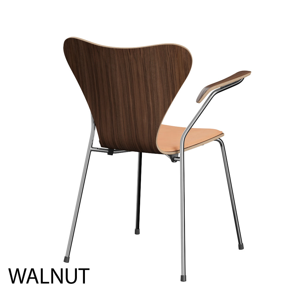 Fritz Hansen - 3207 stol med armstöd, naturfanér och frampolstring i Natur-läder - 1 - Jacobsen Plus