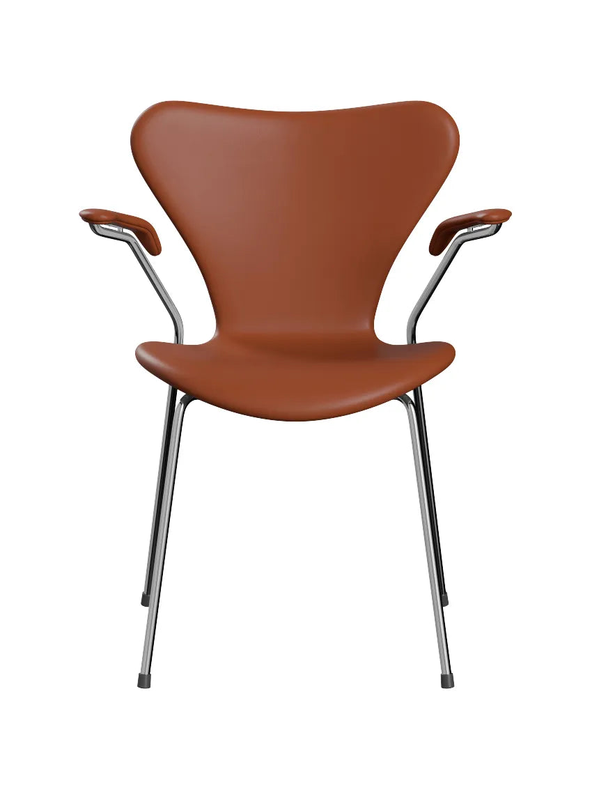 3207 Stol med armstöd, helklädd i Soft-läder, cognac/kromstomme av Arne Jacobsen - 1 - Jacobsen Plus