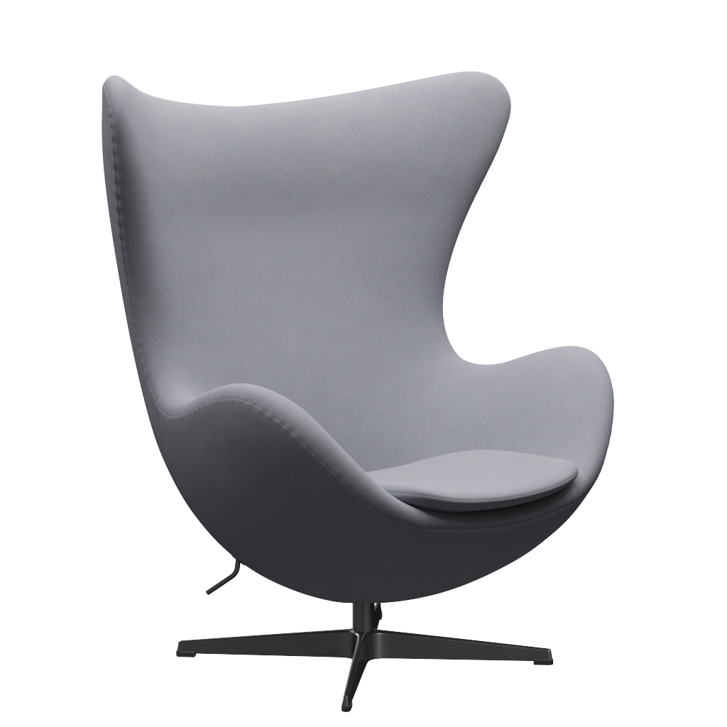 3316 Ägget loungestol, stomme i svart av Arne Jacobsen - Christianshavn - 1170 Light Grey Uni - Jacobsen Plus