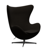 3316 Ägget loungestol, stomme i svart av Arne Jacobsen - Hallingdal - 390 Dark Brown - Jacobsen Plus
