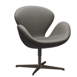 3320 Svanen Loungefåtölj, stomme i brun brons av Arne Jacobsen - Essential læder - Lava - Jacobsen Plus