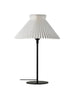 334T Bordslampa, vit från Le Klint
