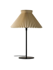 334T Bordslampa, kärnmjölk från Le Klint