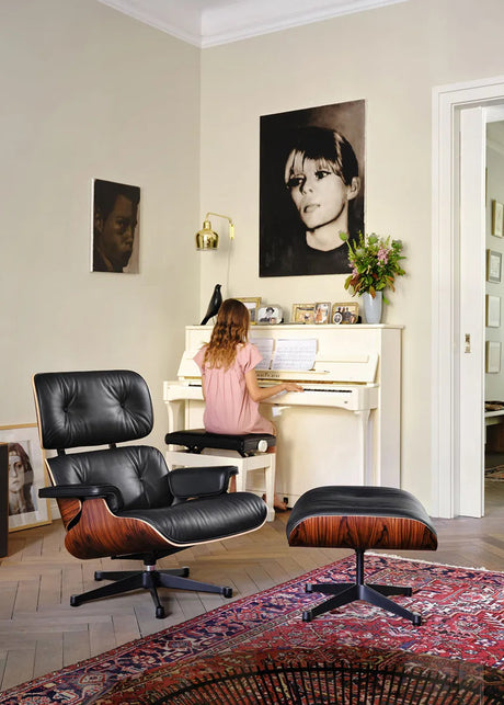 Eames Lounge Chair från Vitra - Kirsebær - Jacobsen Plus