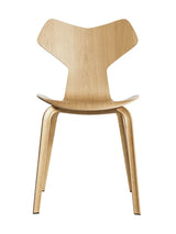 4130 Grand Prix med träben av Arne Jacobsen - Uden stoppning / Ek / Ingen färg - Jacobsen Plus