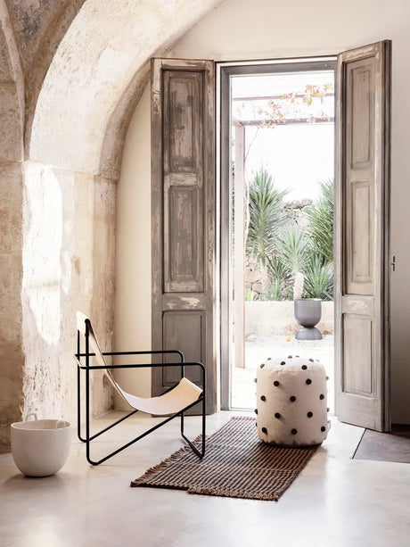 Desert Lounge Chair, svart från Ferm Living - Soil - Jacobsen Plus