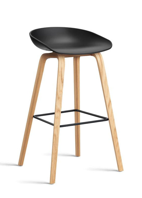 About a Stool AAS32 Hög, svart/lackerad ek från Hay - 1 - Jacobsen Plus