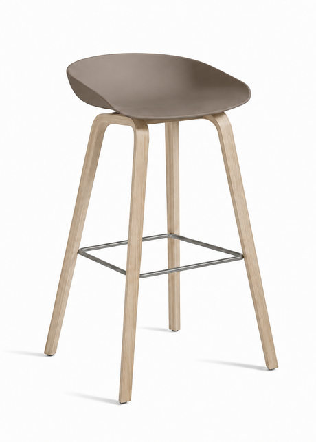 About a Stool AAS32 hög, khaki/såpbehandlad ek från Hay - 1 - Jacobsen Plus