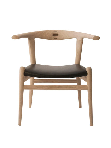 PP518 Tyrestol m. stoppad sits av Hans J. Wegner - Standardlæder / Ek / Såpbehandlad - Jacobsen Plus