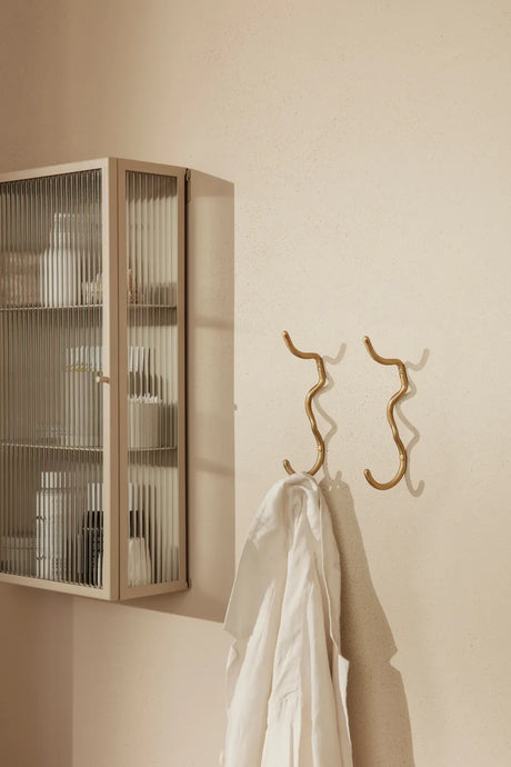 Curvature hook från Ferm Living - Brass - Jacobsen Plus