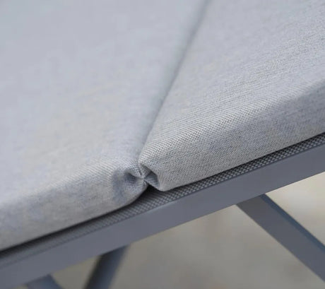 Relax Solsäng från Cane-line - Light grey / Ingen dyna - Jacobsen Plus