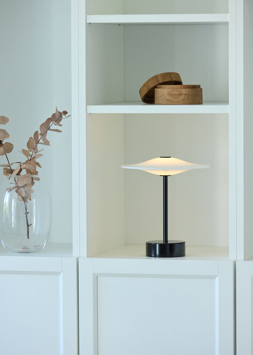 Sinus 22 Portabel bordslampa, svart av Piet Hein - 2 - Jacobsen Plus