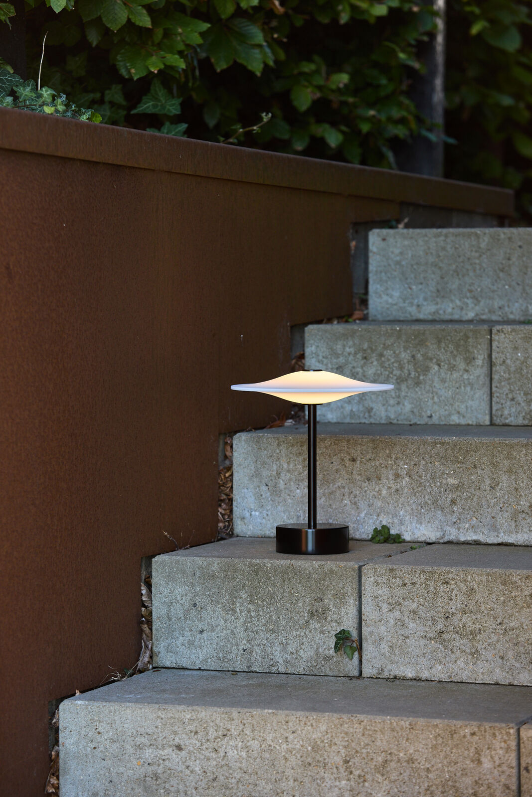 Sinus 22 Portabel bordslampa, svart av Piet Hein - 4 - Jacobsen Plus