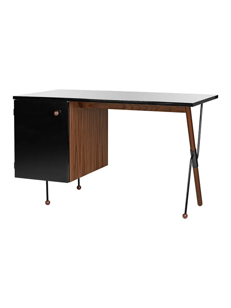 62 Desk från GUBI - Jacobsen Plus