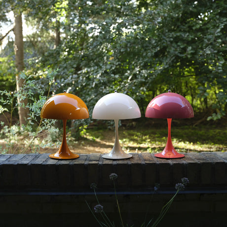 Panthella 250 Bärbar bordslampa, Opaque Coral av Verner Panton - 3 - Jacobsen Plus